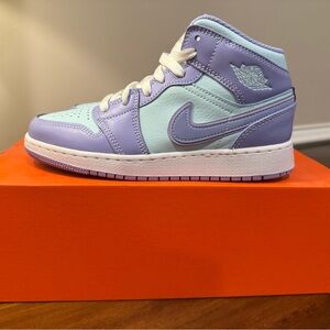 Nike Air Jordan 1 mid GS Youth, ‘purple pulse’ Lavender and Mint Sneakers